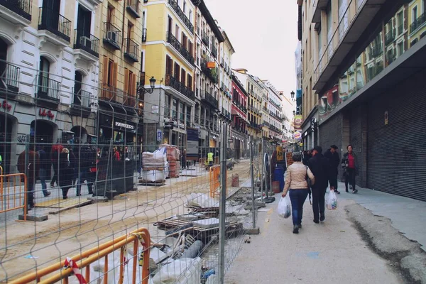 Madrid Spain 2018 보행자화는 마드리드의 거리에서 사람들 지나가는 — 스톡 사진
