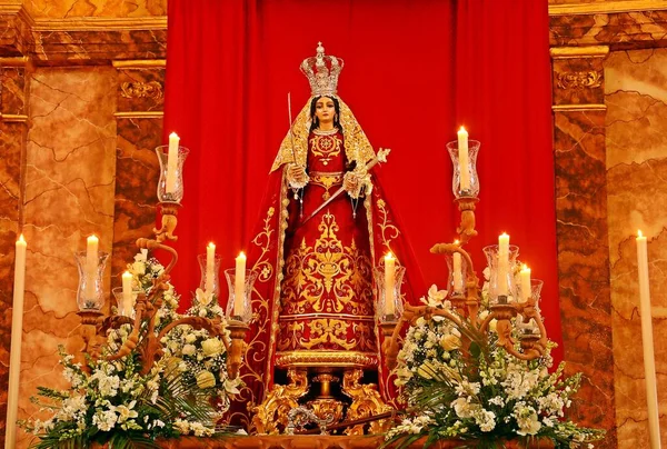 Pyhän Katariinan Puukaiverrus Pyhän Katariinan Katolisen Kirkon Juhlallisuudet Granadossa Espanjassa — kuvapankkivalokuva