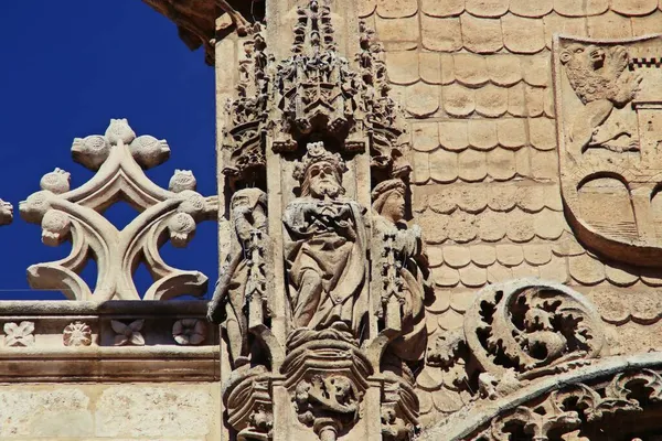 Stenen Reliëfs Van Gotische Architectuur Kerk Van Saint Mary Santa — Stockfoto