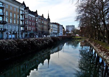 Malmö, İsveç; 02: 15 2016. Malmö 'deki kanallar aslında 19. yüzyılda inşa edilen savunma sisteminin bir parçasıydı. Şehir merkezindeki kanal boyunca yerleşim yerleri..