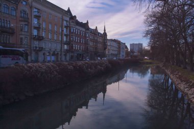 Malmö, İsveç; 02: 15 2016. Malmö 'deki kanallar aslında 19. yüzyılda inşa edilen savunma sisteminin bir parçasıydı. Şehir merkezindeki kanal boyunca yerleşim yerleri..