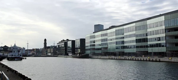 Porto Malmo Suécia Edifício Orkanen Contém Biblioteca Universidade Malmo Cena — Fotografia de Stock