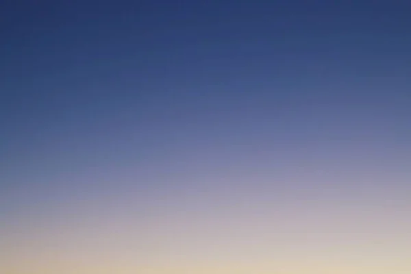 マドリードの日の出にカラフルな空 カラフルで自然なデスクトップの背景 — ストック写真