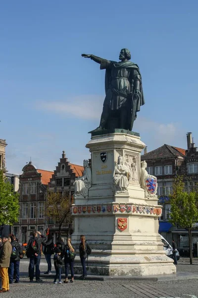 Gent Belgium 2016 Turisták Látogatása Jacob Van Artevelde Szobra Vrijdagmarkt — Stock Fotó