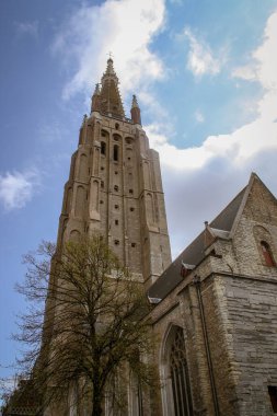 Brüksel 'deki Meryem Kilisesi, Belçika. Bu Katolik kilisesi esasen 13., 14. ve 15. yüzyıllardan kalma..