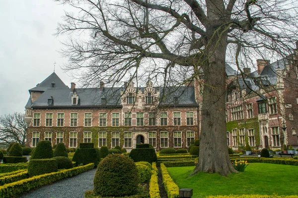 Lennik Belgio 2016 Castello Gaasbeek Cortile Giardini Del Castello Castello — Foto Stock