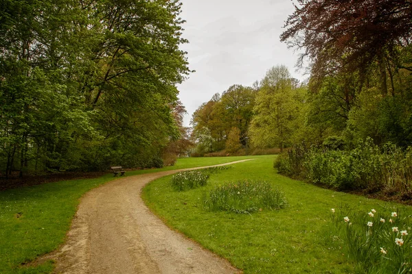 Piękna Ścieżka Spacer Park Zamku Gaasbeek Lenniku Belgia Miejsce Gdzie — Zdjęcie stockowe