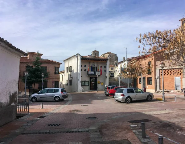 Los Santos Humosa Madrid 2018年 サントス フモサの郵便局と地元警察の本部の建物 町の中心部にある広場 — ストック写真