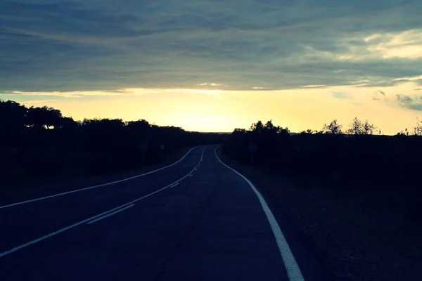 Tramonto Sulla Strada 7401 Vicino Paymogo Huelva Spagna Silhouette Degli — Foto Stock