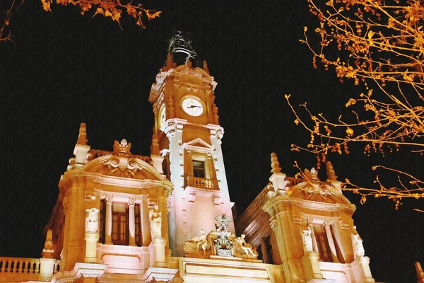 Валенсія Була Освітлена Вночі Іспанії Центрі Головного Фасаду Вежа Якій — стокове фото