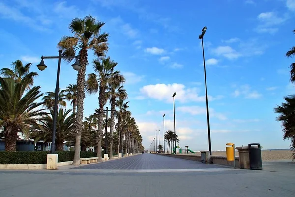 Carrer Street Valencian Otumba バレンシア スペイン バレンシアの首都のビーチと平行に走る大きな直線道路 — ストック写真