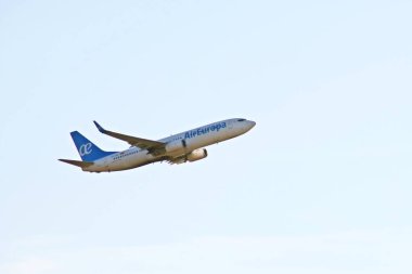 Madrid İspanya. 04 13 2019. Madrid-Barajas Adolfo Suarez havaalanından kalkan AirEuropa uçağı. Air Europa Boeing 737 NG Maksimum Kayıt (EC-LPR).