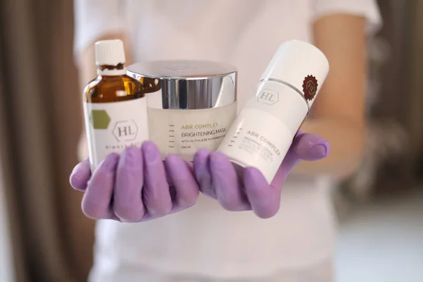 Kozmetik, ilaç, şifa ve güzellik.