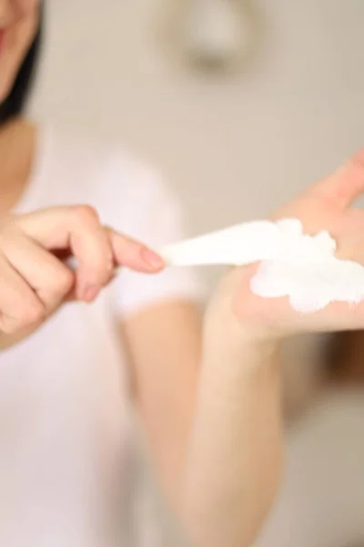 Kozmetik, ilaç, şifa ve güzellik.