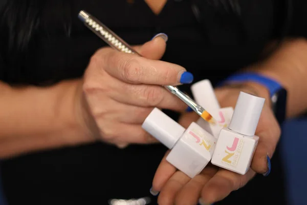 Manikür, manikür, güzellik salonu.