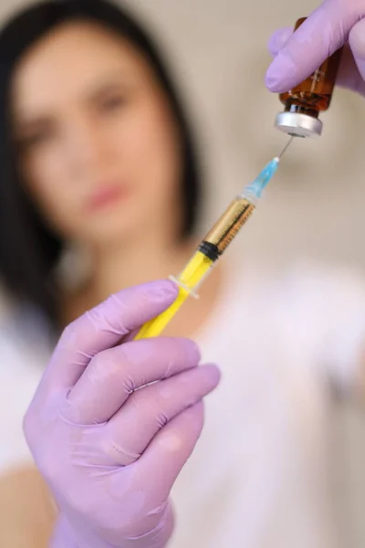 Güzellik salonu, ilaç, kozmetoloji.