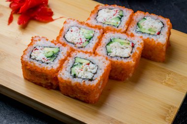 Yengeçli California dürümü