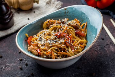 wok noodles with pork