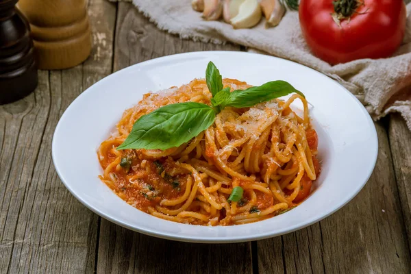 Espaguetis Con Verduras Salsa Tomate — Foto de Stock