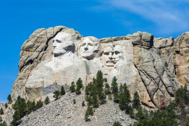 Başkanlar Rushmore Dağı, Güney Dakota, ABD 'de oyulmuş.