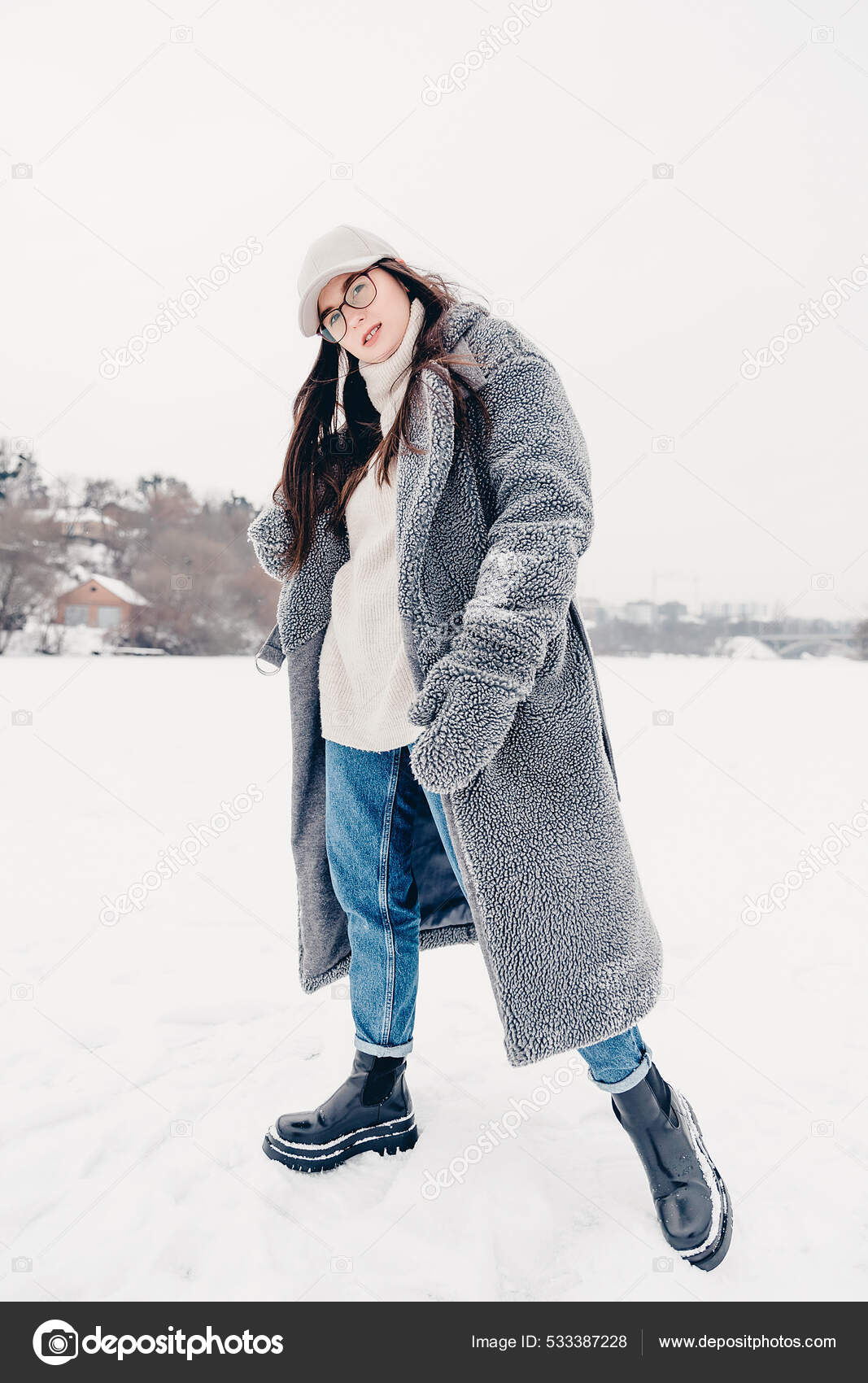 Portrait Attractive Girl Dressed Stylish Winter Clothes Woman Posing Photo  Stock Photo by ©makarovmaximwork@gmail.com 533387228