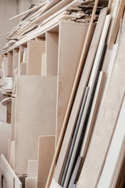 Mobilya endüstrisinde çalışmak için kuru sıkı. Boşluğu kopyala