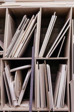 Mobilya endüstrisinde çalışmak için kuru sıkı. Boşluğu kopyala