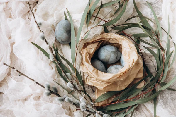 Festivamente Decorados Ovos Páscoa Pintados Com Faróis Azuis Naturais Por — Fotografia de Stock