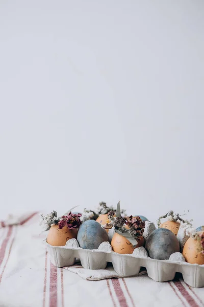 Festivamente Decorados Ovos Páscoa Pintados Com Faróis Azuis Naturais Por — Fotografia de Stock