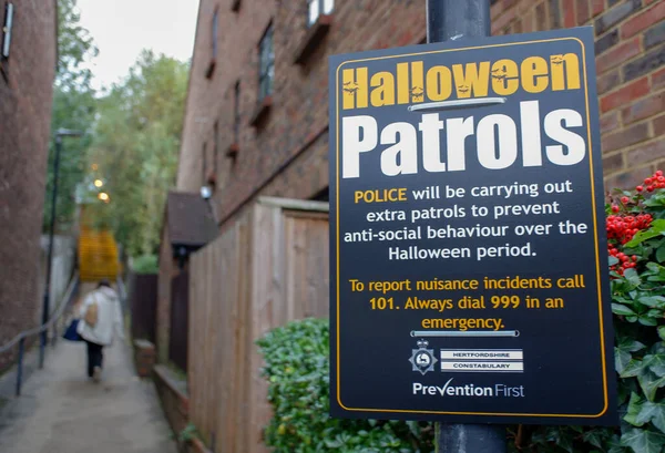 Firma Policía Hertfordshire Sobre Las Patrullas Halloween Parte Programa Prevención — Foto de Stock