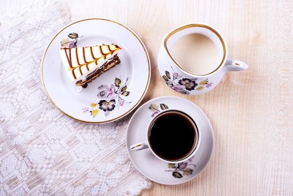 Dessert mit Kuchen — Stockfoto