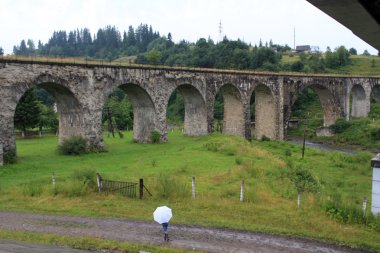 Güzel eski taş kemer Köprüsü