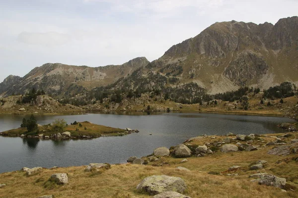Bella Cartolina Lago Nei Pirenei — Foto Stock