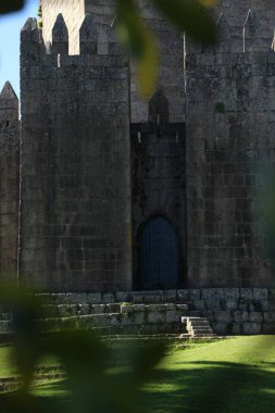 Portekiz 'deki Castelo de Guimares ülkenin yedi harikasından biri.