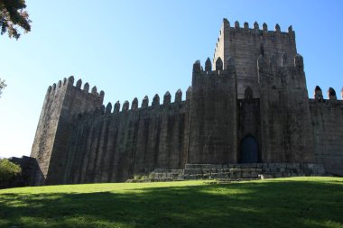 Portekiz 'deki Castelo de Guimares ülkenin yedi harikasından biri.