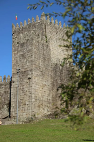 Portekiz 'deki Castelo de Guimares ülkenin yedi harikasından biri.