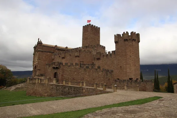 城の壁や多くの部分を維持ハビエルの素敵な城 — ストック写真