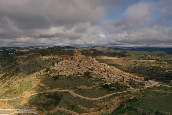 Navarra 'da küçük bir kasaba, Ujue havadan görünüyor.