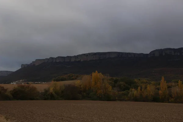 View Beautiful Mountain Range Navarra Cloudy Day — 스톡 사진