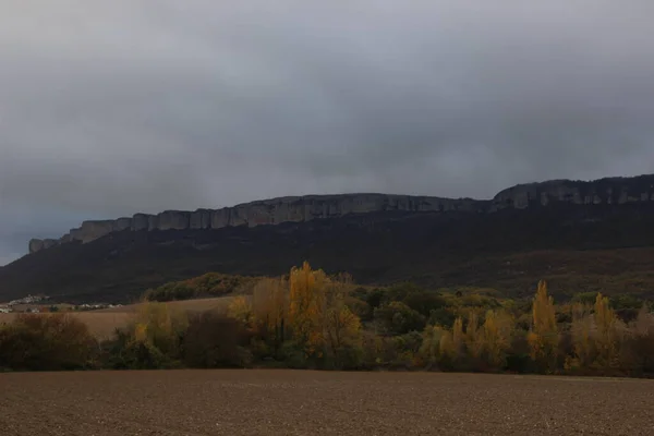 View Beautiful Mountain Range Navarra Cloudy Day — 스톡 사진