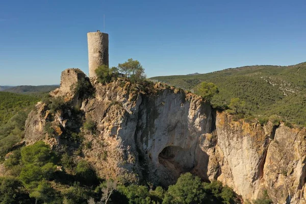 Castellvi de la Marca kalesinin kalıntıları.