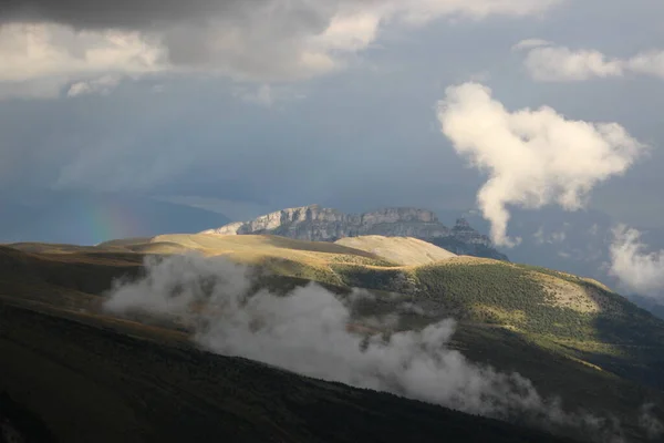 Monte Perdido Ulusal Parkı 'nın panoramik manzarası