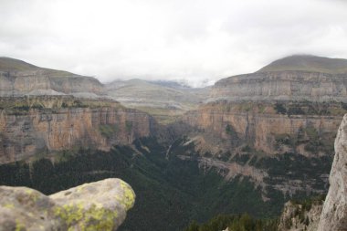 Monte Perdido Ulusal Parkı 'nın panoramik manzarası