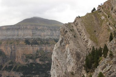 Monte Perdido Ulusal Parkı 'nın panoramik manzarası