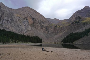 Pirenelerin tepesindeki aragonun en güzel göllerinden biri.