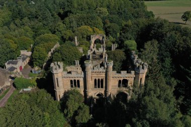 Crawford Manastırı etkileyici, Gotik bir malikane.