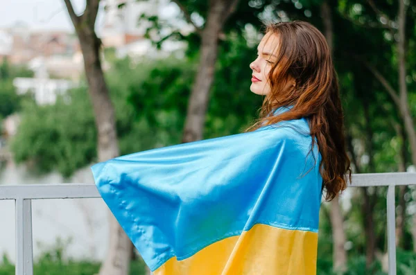 Femme Ukrainienne Avec Drapeau Ukraine Fille Avec Drapeau Ukraine Pavillon — Photo