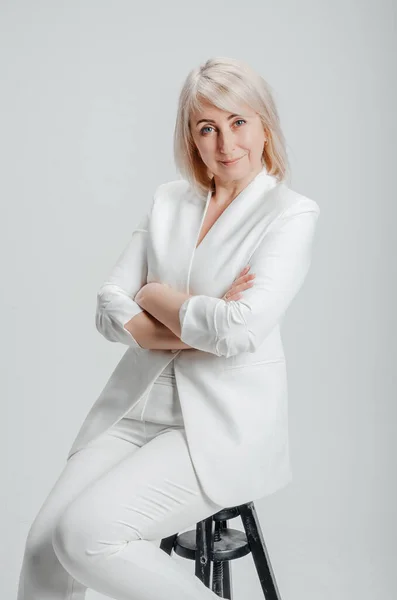Woman White Business Suit White Background — Stockfoto