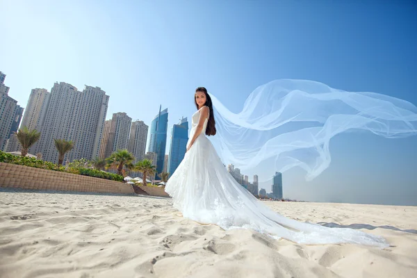 Bride At Beach — Stock Photo, Image