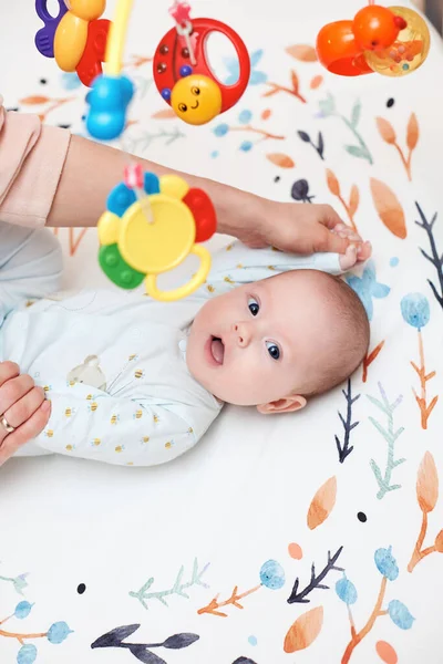 Baby Massage Mother Doing Gymnastics Her Newborn Child Healthy — Stock Photo, Image